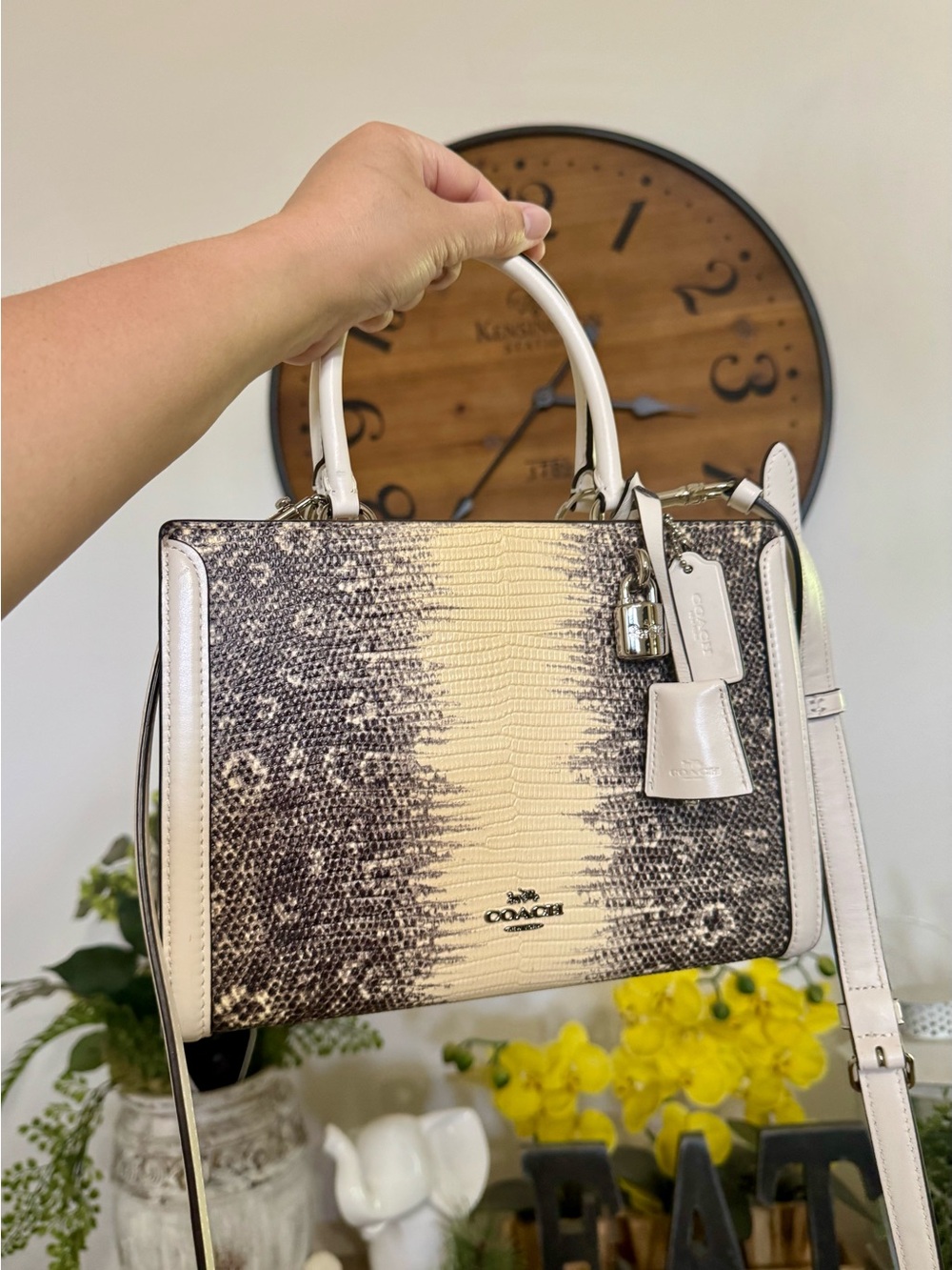 LIKE NEW Coach Zoe Carryall Satchel Chalk/Silver lizard-embossed leather R:598$